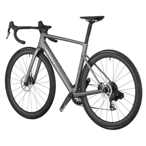 A Bicicleta SCOTT Addict RC Team eleva o desempenho com o seu Quadro Addict RC em Carbono HMX  e Transmissão SRAM FORCE AXS Disc 24 VL.