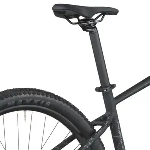 A Bicicleta SCOTT Contrail 30 tem Suntour XCE28, Quadro em Alloy e transmissão Shimano CUES 9 VL.
