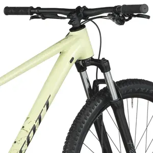 A Bicicleta SCOTT Contrail 30 tem Suntour XCE28, Quadro em Alloy e transmissão Shimano CUES 9 VL.