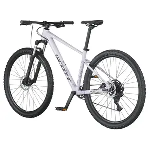 A Bicicleta SCOTT Contrail 30 tem Suntour XCE28, Quadro em Alloy e transmissão Shimano CUES 9 VL.