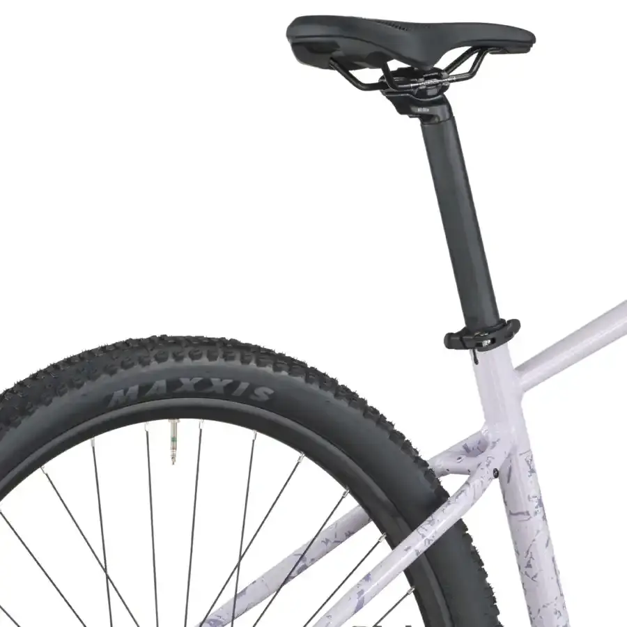 A Bicicleta SCOTT Contrail 30 tem Suntour XCE28, Quadro em Alloy e transmissão Shimano CUES 9 VL.