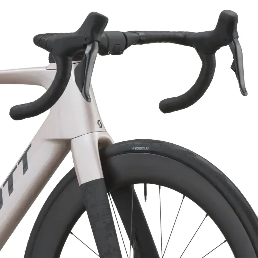 SCOTT FOIL RC 10: estrada aero para rolar depressa em terreno aberto e manter ritmo alto, velocidade e eficiência. Sensação fluida, simples e envolvente.