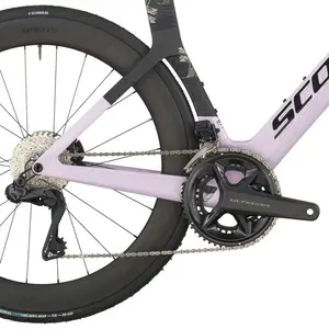 A Bicicleta SCOTT Foil RC 10 tem Quadro em Carbono HMX e transmissão Shimano Ultegra Di2 24 VL.