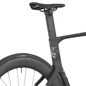 A Bicicleta SCOTT Foil RC 10 tem Quadro em Carbono HMX e transmissão Shimano Ultegra Di2 24 VL.