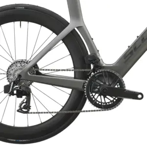 BICICLETA SCOTT FOIL RC TEAM SCOTT FOIL RC TEAM: estrada aero para rolar depressa em terreno aberto e manter ritmo alto, velocidade e eficiência. Sensação fluida, simples e envolvente.
