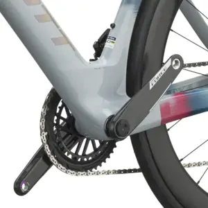 BICICLETA SCOTT FOIL RC TRI SCOTT FOIL RC TRI: estrada aero para rolar depressa em terreno aberto e manter ritmo alto, velocidade e eficiência. Sensação fluida, simples e envolvente.