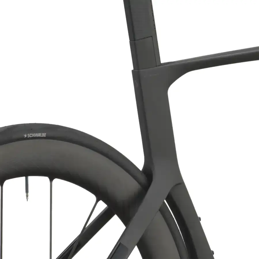 BICICLETA SCOTT FOIL RC ULTIMATE SCOTT FOIL RC ULTIMATE: estrada aero com foco em velocidade e eficiência, para rolar depressa em terreno aberto e manter ritmo alto. Boa para pedalar mais.