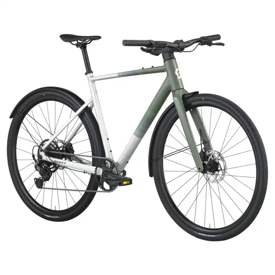 A Bicicleta  SCOTT Metrix 30 EQ é ideal para deslocações diárias e montanhas, vem equipada com Forqueta em Carbono e transmissão Shimano CUES 1x9 VL.