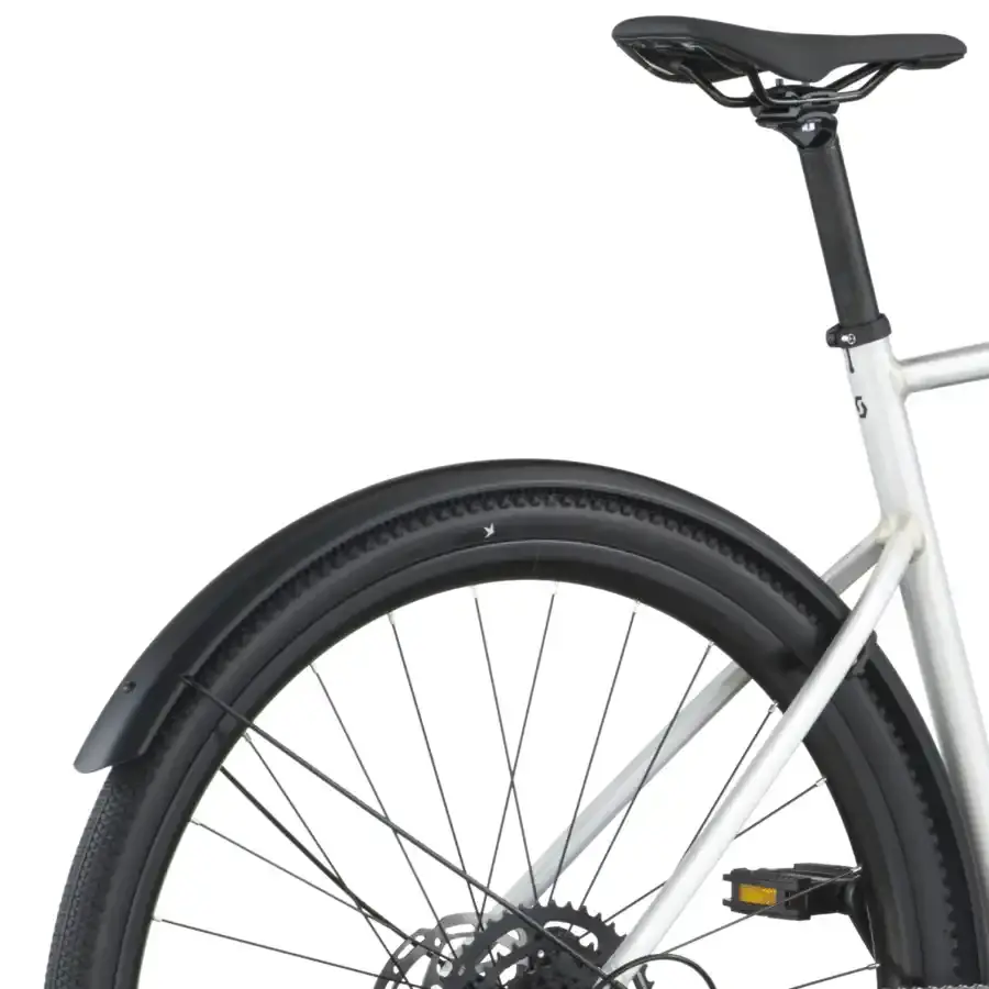 A Bicicleta  SCOTT Metrix 30 EQ é ideal para deslocações diárias e montanhas, vem equipada com Forqueta em Carbono e transmissão Shimano CUES 1x9 VL.
