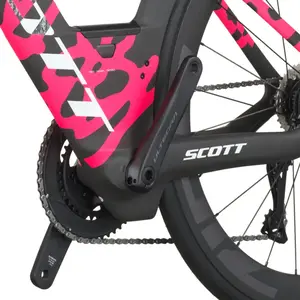 A Bicicleta SCOTT Plasma RC Pro tem Quadro em Carbono HMX e transmissão Shimano Ultegra Di2 Disc 24 VL.