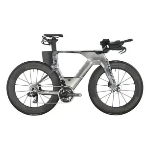 A Bicicleta SCOTT Plasma RC Ultimate tem Quadro em Carbono HMX e transmissão SRAM RED AXS Disc 24 VL c/potenciômetro.