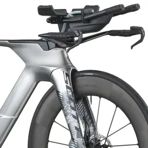 A Bicicleta SCOTT Plasma RC Ultimate tem Quadro em Carbono HMX e transmissão SRAM RED AXS Disc 24 VL c/potenciômetro.