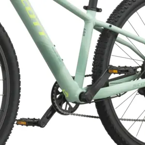 BICICLETA SCOTT SCALE 600 SCOTT SCALE 600: BTT hardtail com foco em eficiência e confiança, para rolar depressa, descobrir trilhos e manter a experiência simples Com fluidez e confiança.
