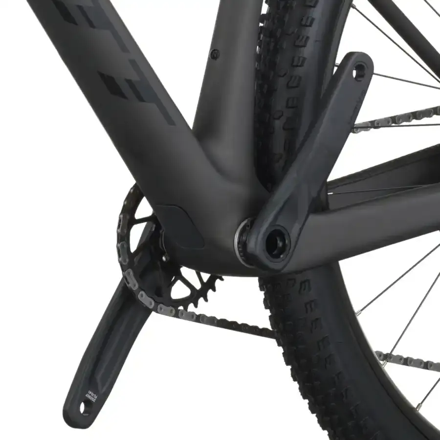 A Bicicleta SCOTT Scale 910 tem FOX 32 Float Rhythm, Quadro em Carbono HMF e transmissão SRAM Eagle 70 12 VL.