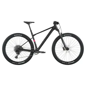 A Bicicleta SCOTT Scale 930 tem RockShox Judy Air, Quadro Scale Alloy 6061 e transmissão SRAM NX-SX Eagle 12 VL.