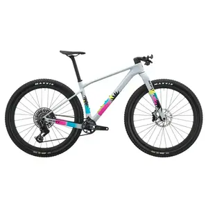 SCOTT SCALE GRAVEL 10: gravel desportivo com foco em leveza e controlo, para misturar terra, ritmo e condução direta em estradões rápidos. Com confiança.