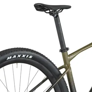 A Bicicleta SCOTT Gravel 20 tem Forqueta Scale Rígida em Carbono HMF e transmissão SRAM Eagle 70 Transmission 12 VL.