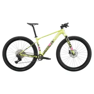 SCOTT SCALE GRAVEL 30: gravel desportivo com foco em leveza e controlo, para misturar terra, ritmo e condução direta em estradões rápidos. Mais controlo.