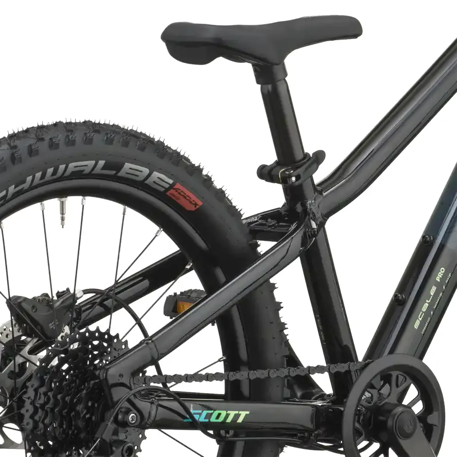 BICICLETA SCOTT SCALE PRO 200 SCOTT SCALE PRO 200: BTT hardtail com foco em eficiência e confiança, para rolar depressa, descobrir trilhos e manter a experiência simples. Mais liberdade.