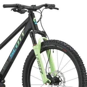 BICICLETA SCOTT SCALE PRO 400 SCOTT SCALE PRO 400: BTT hardtail com foco em eficiência e confiança, para rolar depressa, descobrir trilhos e manter a experiência simples. Com prazer.