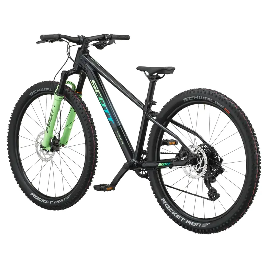 BICICLETA SCOTT SCALE PRO 600 SCOTT SCALE PRO 600: BTT hardtail com foco em eficiência e confiança, para rolar depressa, descobrir trilhos e manter a experiência simples. Com confiança.