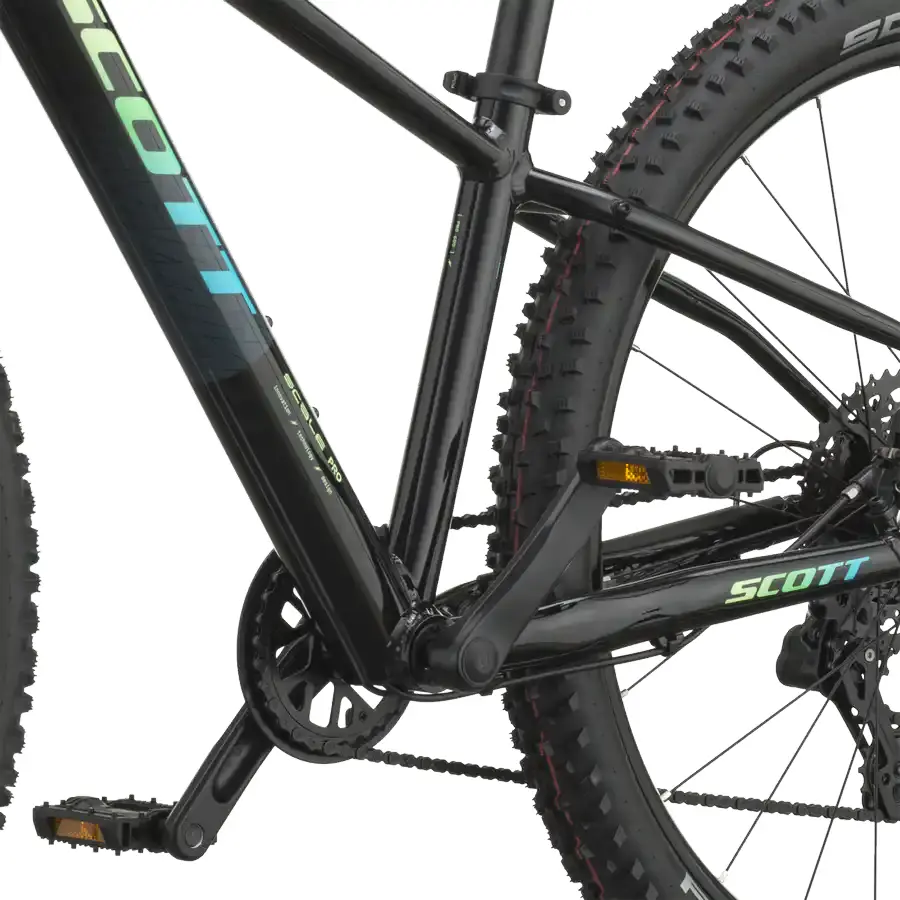 BICICLETA SCOTT SCALE PRO 600 SCOTT SCALE PRO 600: BTT hardtail com foco em eficiência e confiança, para rolar depressa, descobrir trilhos e manter a experiência simples. Com confiança.