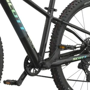 BICICLETA SCOTT SCALE PRO 600 SCOTT SCALE PRO 600: BTT hardtail com foco em eficiência e confiança, para rolar depressa, descobrir trilhos e manter a experiência simples. Com confiança.