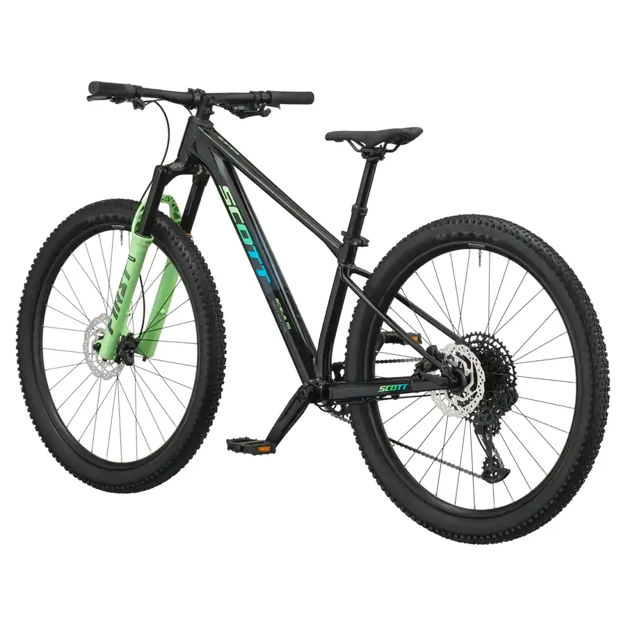 BICICLETA SCOTT SCALE PRO 700 SCOTT SCALE PRO 700: BTT hardtail com foco em eficiência e confiança, para rolar depressa, descobrir trilhos e manter a experiência simples. Com fluidez.