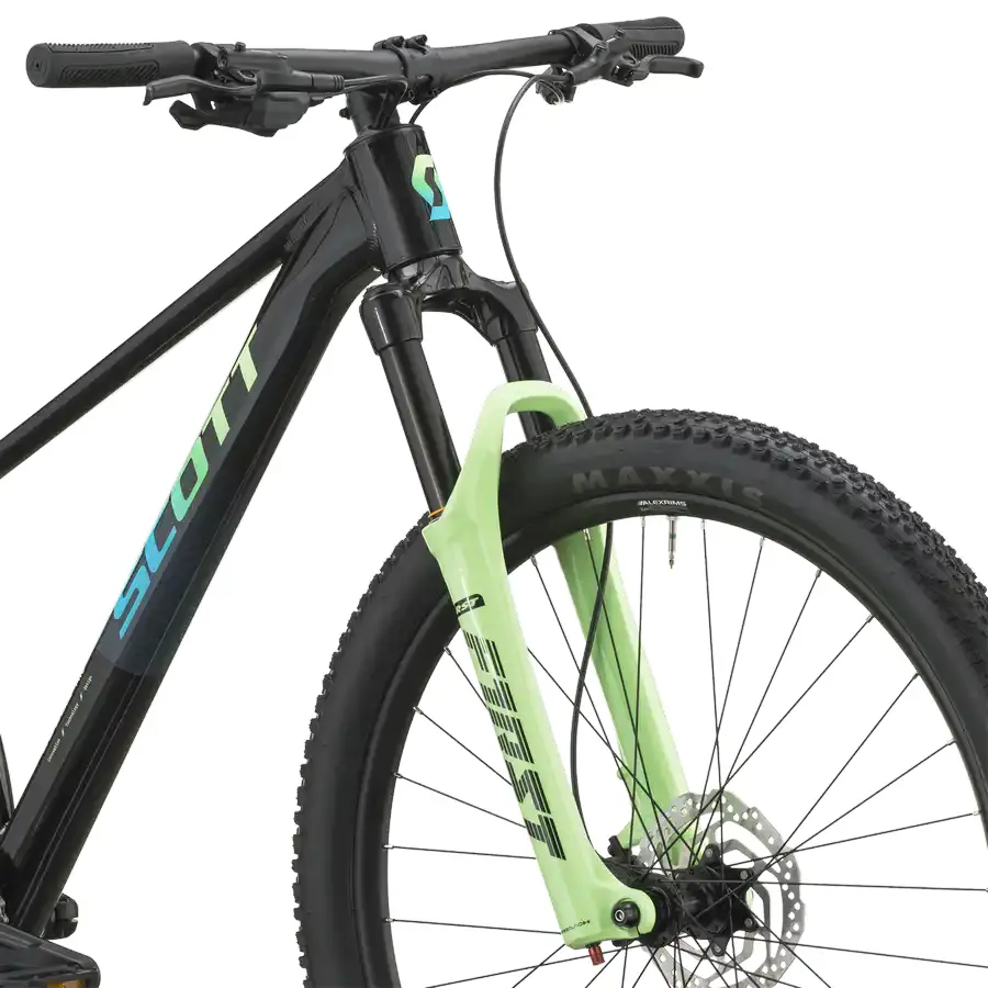 BICICLETA SCOTT SCALE PRO 700 SCOTT SCALE PRO 700: BTT hardtail com foco em eficiência e confiança, para rolar depressa, descobrir trilhos e manter a experiência simples. Com fluidez.