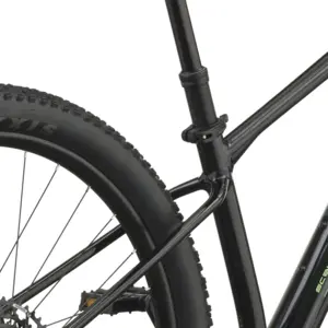 BICICLETA SCOTT SCALE PRO 700 SCOTT SCALE PRO 700: BTT hardtail com foco em eficiência e confiança, para rolar depressa, descobrir trilhos e manter a experiência simples. Com fluidez.
