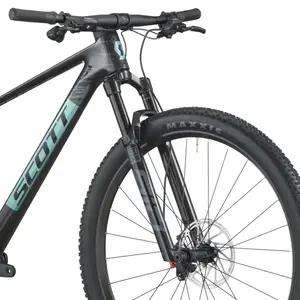 A Bicicleta SCOTT Scale RC Team tem RockShox SID SL RL, Quadro em Carbono HMF e transmissão SRAM S1000 AXS 12 VL.