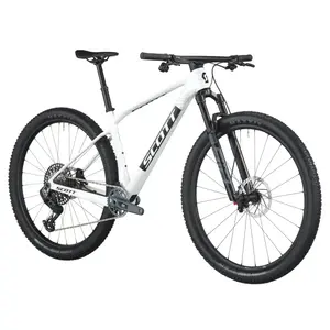 A Bicicleta SCOTT Scale RC Team Issue tem RockShox SID SL Select, Quadro em Carbono HMF e transmissão SRAM GX AXS 12 VL.