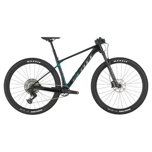A Bicicleta SCOTT Scale RC Team tem um design de quadro sem compromissos em carbono para vencer a concorrência em cada pedalada.