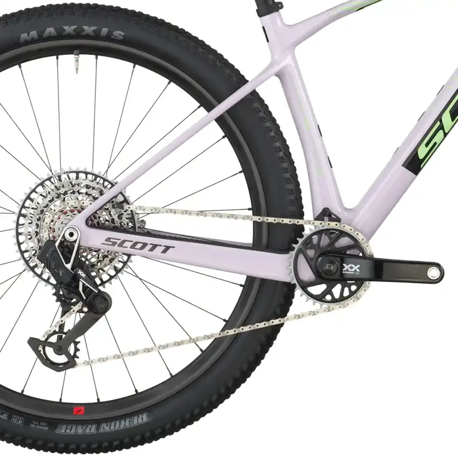 A Bicicleta SCOTT Scale RC World Cup tem RockShox SID SL Ultimate, Quadro em Carbono HMX e transmissão SRAM XX - SL AXS c/ potenciômetro.