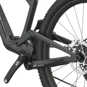 SCOTT SPARK DC FACTORY, down-country com ritmo e margem nas descidas, ideal para subir com eficiência, descer com confiança e brincar mais no trilho.