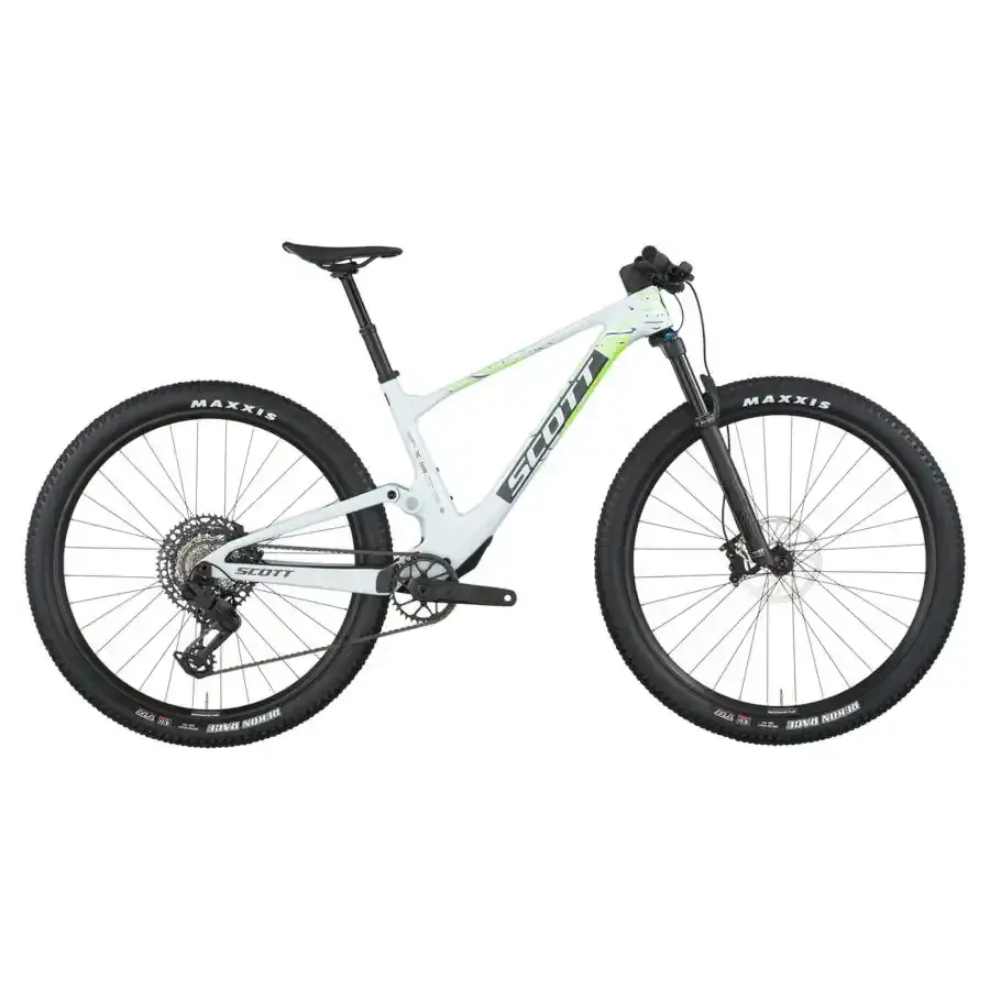 A Bicicleta SCOTT Spark RC Comp tem FOX 32 Float Rhythm, Quadro em Carbono HMF e transmissão SRAM Eagle 70 12 VL.