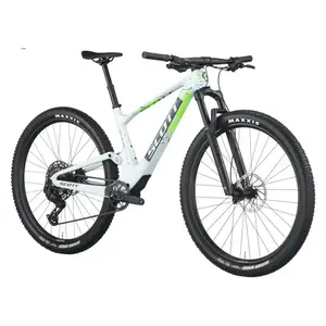 A Bicicleta SCOTT Spark RC Comp tem FOX 32 Float Rhythm, Quadro em Carbono HMF e transmissão SRAM Eagle 70 12 VL.