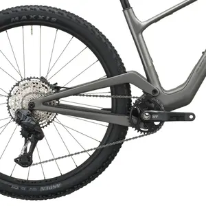 BICICLETA SCOTT SPARK RC EXPERT A SCOTT Spark RC Expert entrega a velocidade e o controlo que procuras em cada volta. Descobre a tua nova parceira de trilho.