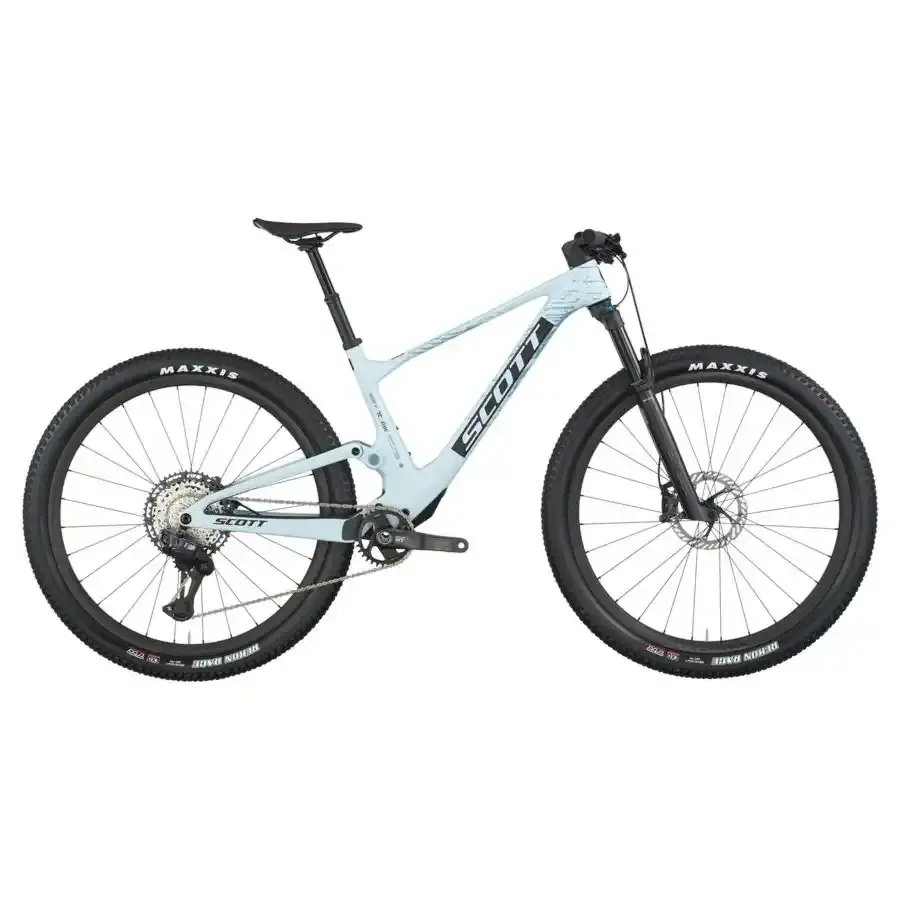 A Bicicleta SCOTT Spark RC Pro tem FOX 34SL Float P. Elite, Quadro em Carbono HMF e transmissão Shimano XT Di2 12 VL.