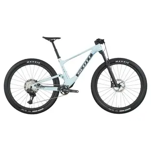 A Bicicleta SCOTT Spark RC Pro tem FOX 34SL Float P. Elite, Quadro em Carbono HMF e transmissão Shimano XT Di2 12 VL.