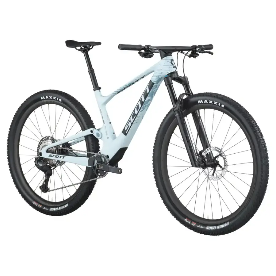 A Bicicleta SCOTT Spark RC Pro tem FOX 34SL Float P. Elite, Quadro em Carbono HMF e transmissão Shimano XT Di2 12 VL.