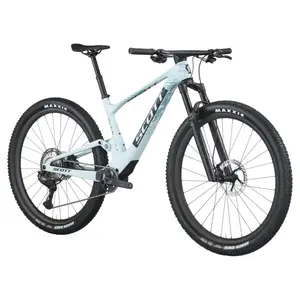 A Bicicleta SCOTT Spark RC Pro tem FOX 34SL Float P. Elite, Quadro em Carbono HMF e transmissão Shimano XT Di2 12 VL.