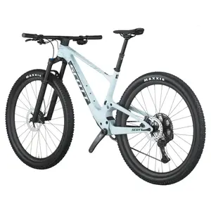 A Bicicleta SCOTT Spark RC Pro tem FOX 34SL Float P. Elite, Quadro em Carbono HMF e transmissão Shimano XT Di2 12 VL.