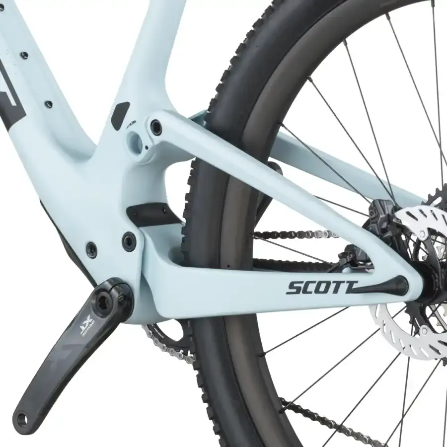A Bicicleta SCOTT Spark RC Pro tem FOX 34SL Float P. Elite, Quadro em Carbono HMF e transmissão Shimano XT Di2 12 VL.