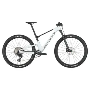 Conheça a Bicicleta SCOTT Spark RC Team com Suspensão RockShox SID 3P, Transmissão SRAM S1000 AXS de 12VL e Travões de Disco Shimano SLX.