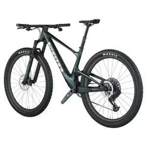 A Bicicleta SCOTT Spark RC Team Issue tem RockShox SID Select 3P, Quadro em Carbono HMF e transmissão SRAM GX AXS 12 VL.