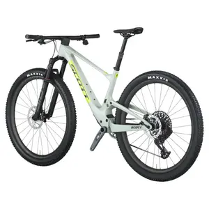 A Bicicleta SCOTT Spark RC Team Issue tem RockShox SID Select 3P, Quadro em Carbono HMF e transmissão SRAM GX AXS 12 VL.