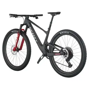 A Bicicleta SCOTT Spark RC World Cup tem RockShox Flight Attendant, Quadro em Carbono HMF e transmissão SRAM SRAM X0 AXS.