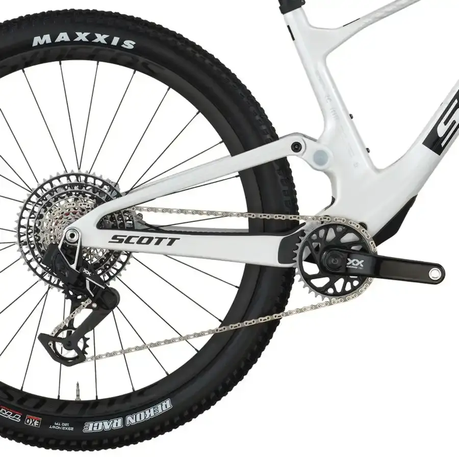 A Bicicleta SCOTT Spark RC World Cup Evo tem RockShox Flight Attendant, Quadro em Carbono HMX e transmissão SRAM XX SL AXS.