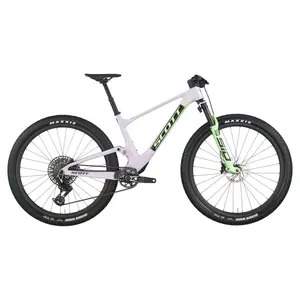 A Bicicleta SCOTT Spark RC World Cup tem RockShox Flight Attendant, Quadro em Carbono HMF e transmissão SRAM SRAM X0 AXS.